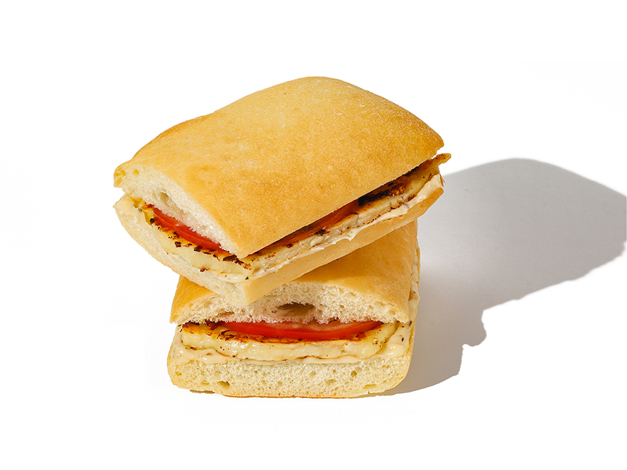 كلوب ساندوتش حلوم